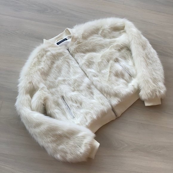 Brandy Melville: Faux Fur Jacket - Picture 2 of 6